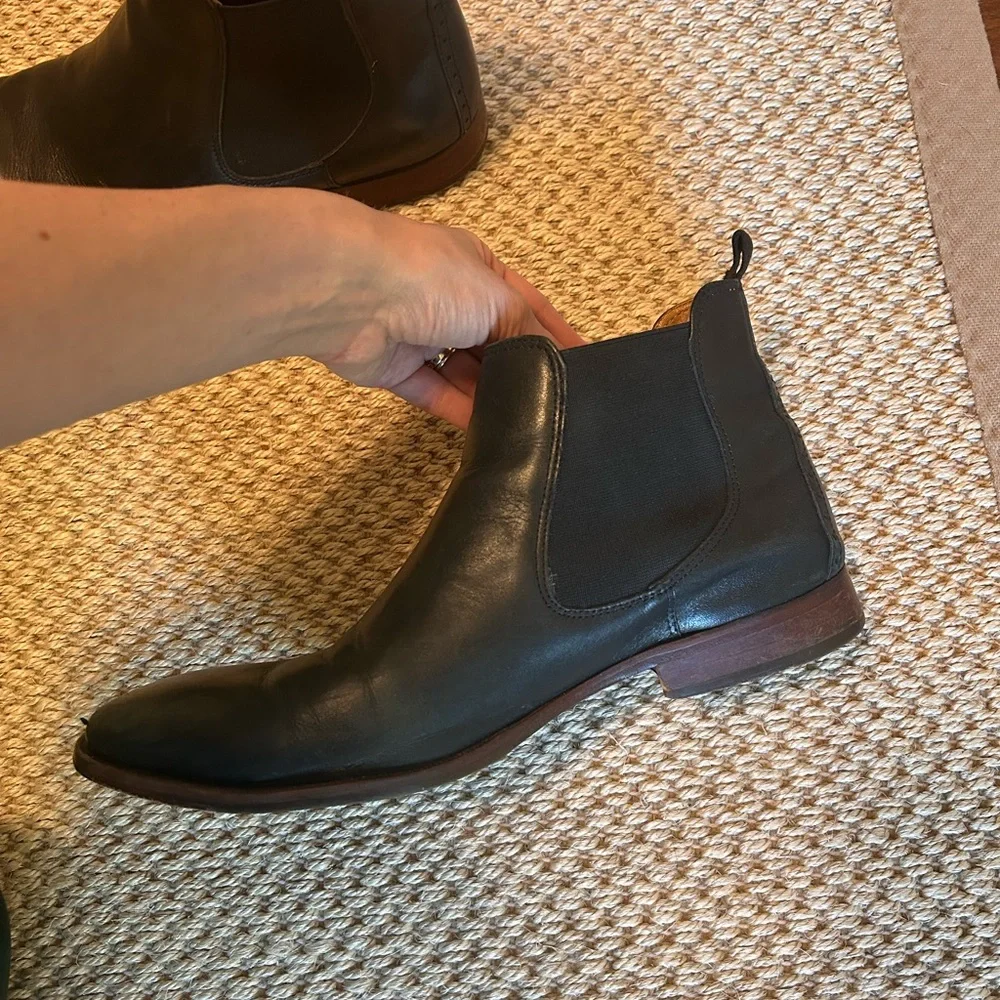 Johnston & Murphy Black Leather Chukka Boots